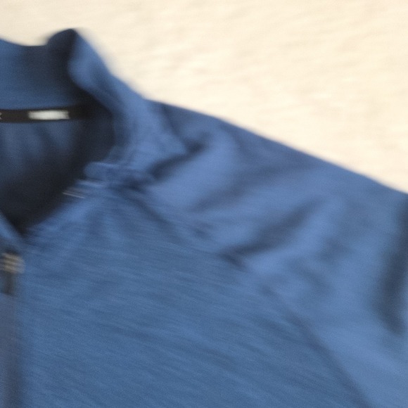 Rhone Shirt Mens Large Blue Lightweight 1/4 Zip Performance Golf Golfing - Picture 5 of 9